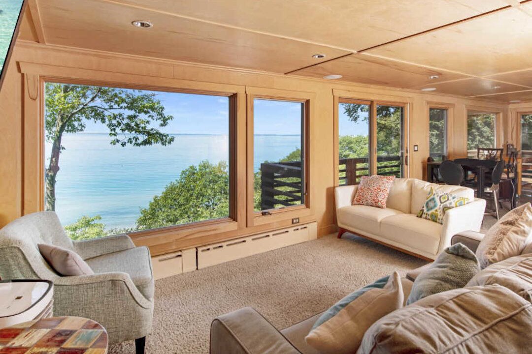 Photo of Livingroom in Norton Shores