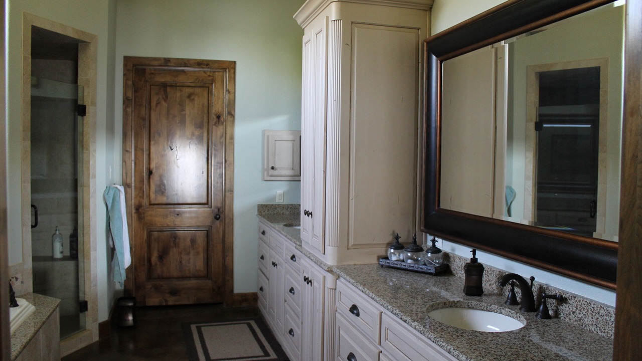 Photo of Bathroom in Enchanted Oaks