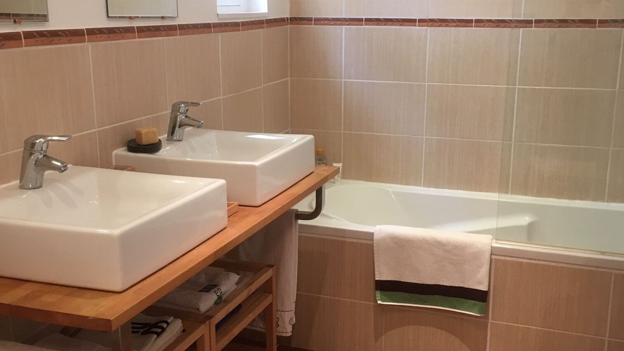 Photo of Bathroom in Villetelle