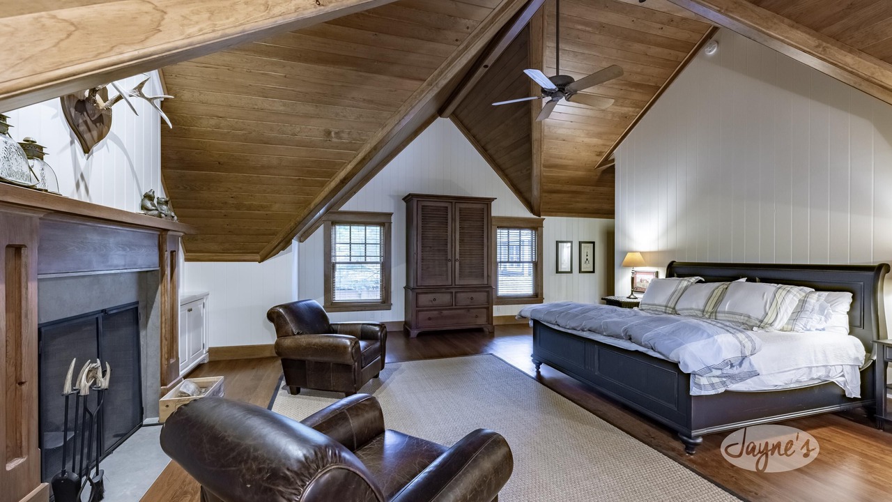 Photo of Livingroom in Muskoka Lakes