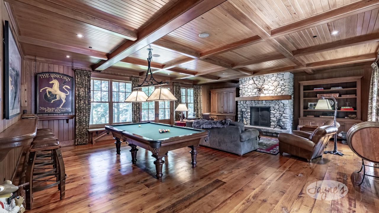 Photo of Livingroom in Muskoka Lakes
