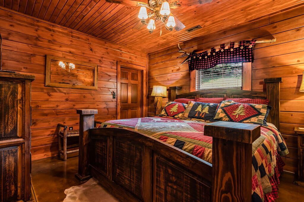 Photo of Bedroom in Branson Cedars