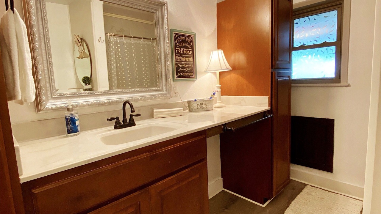 Photo of Bathroom in Schulenburg
