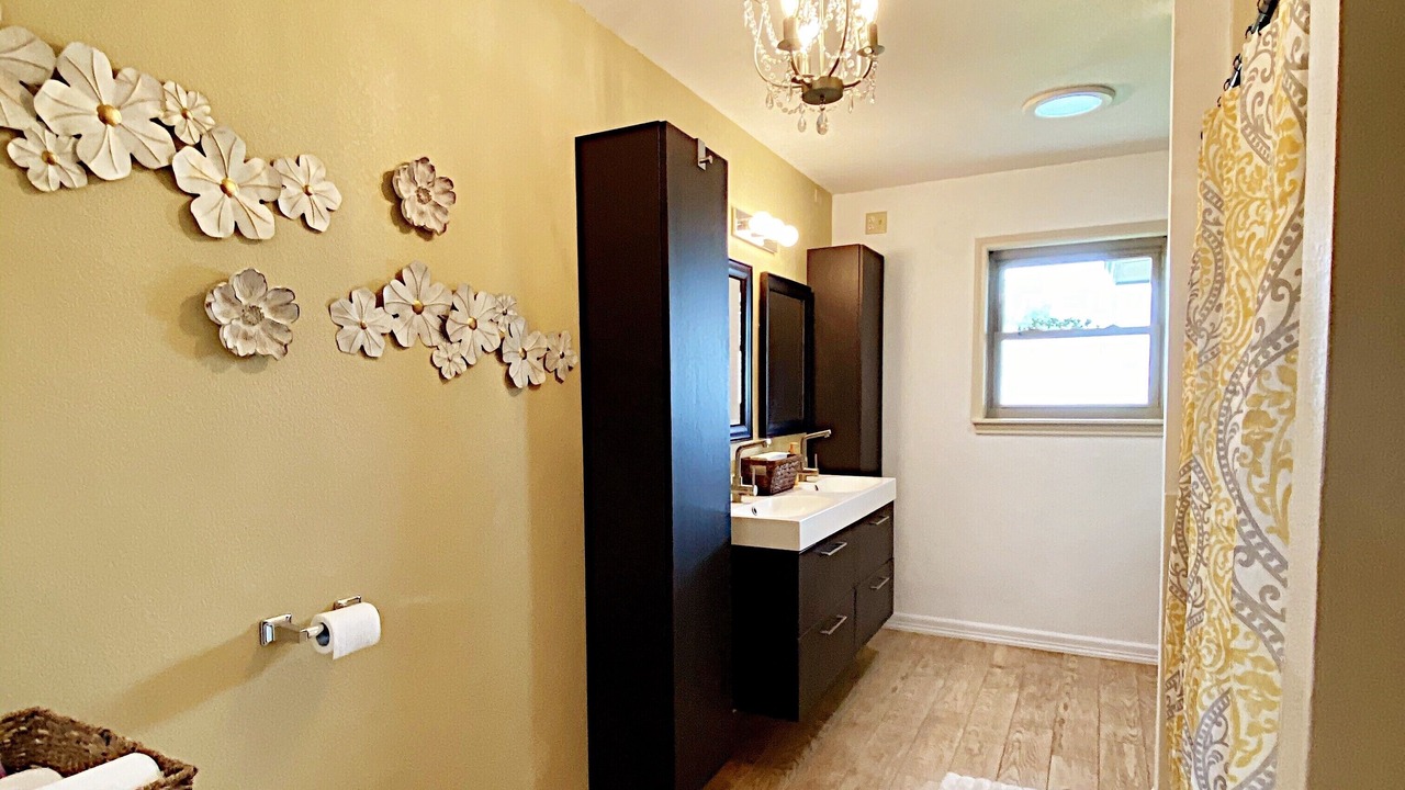 Photo of Bathroom in Schulenburg