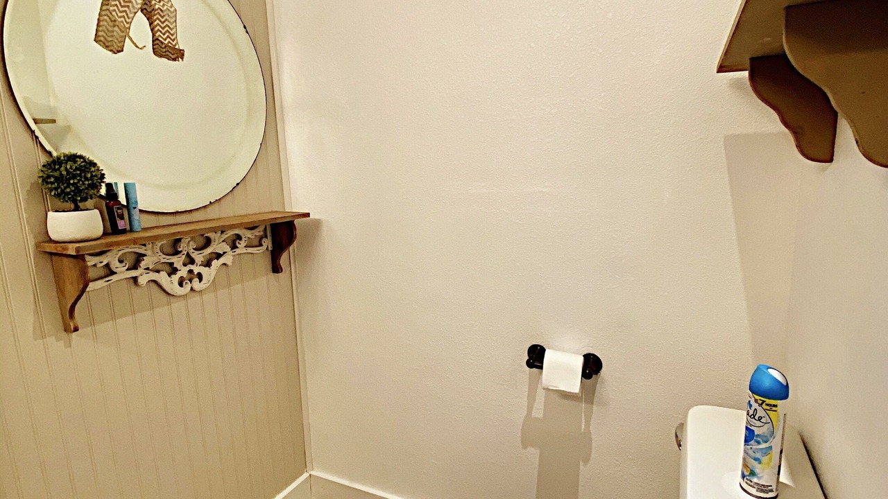 Photo of Bathroom in Schulenburg