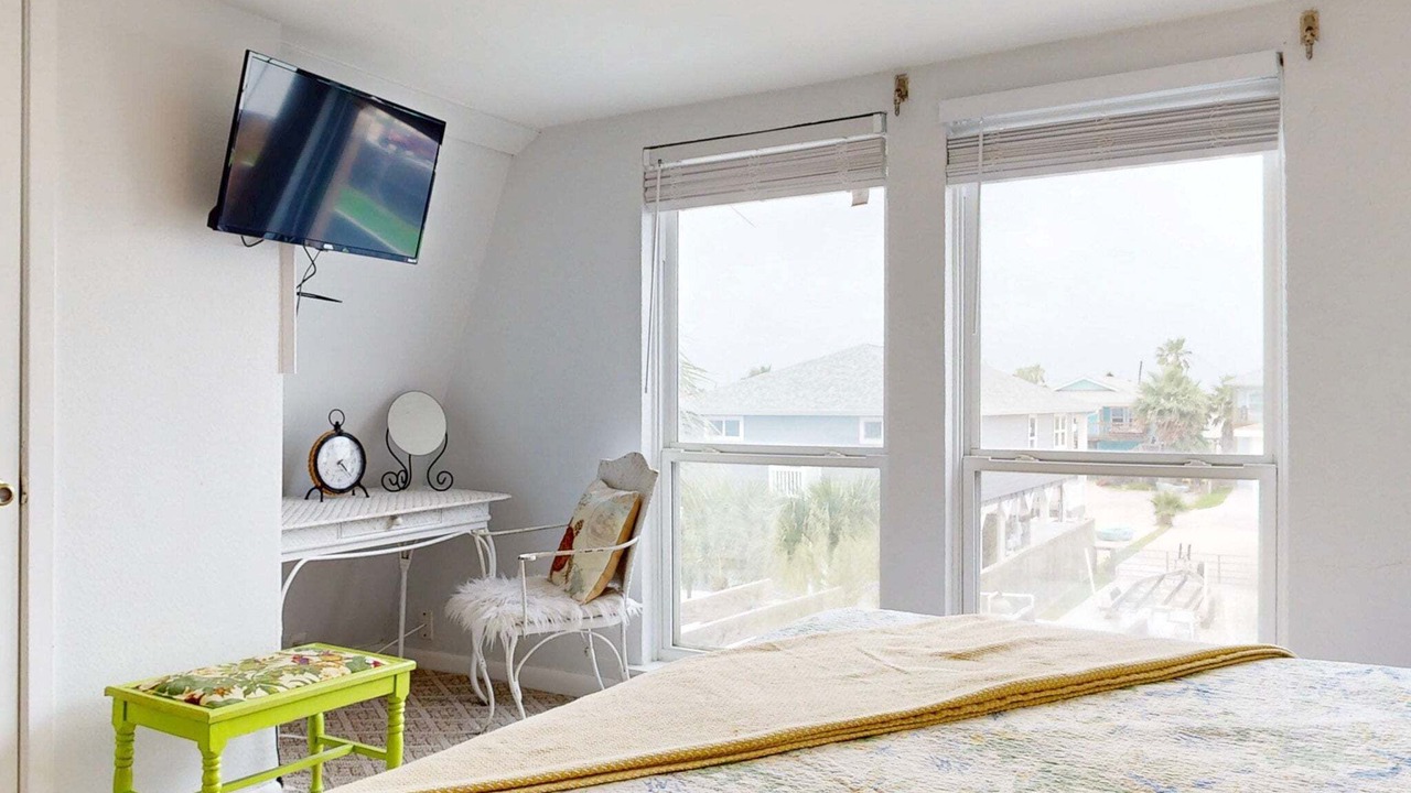 Photo of Bedroom in Leeward Sands