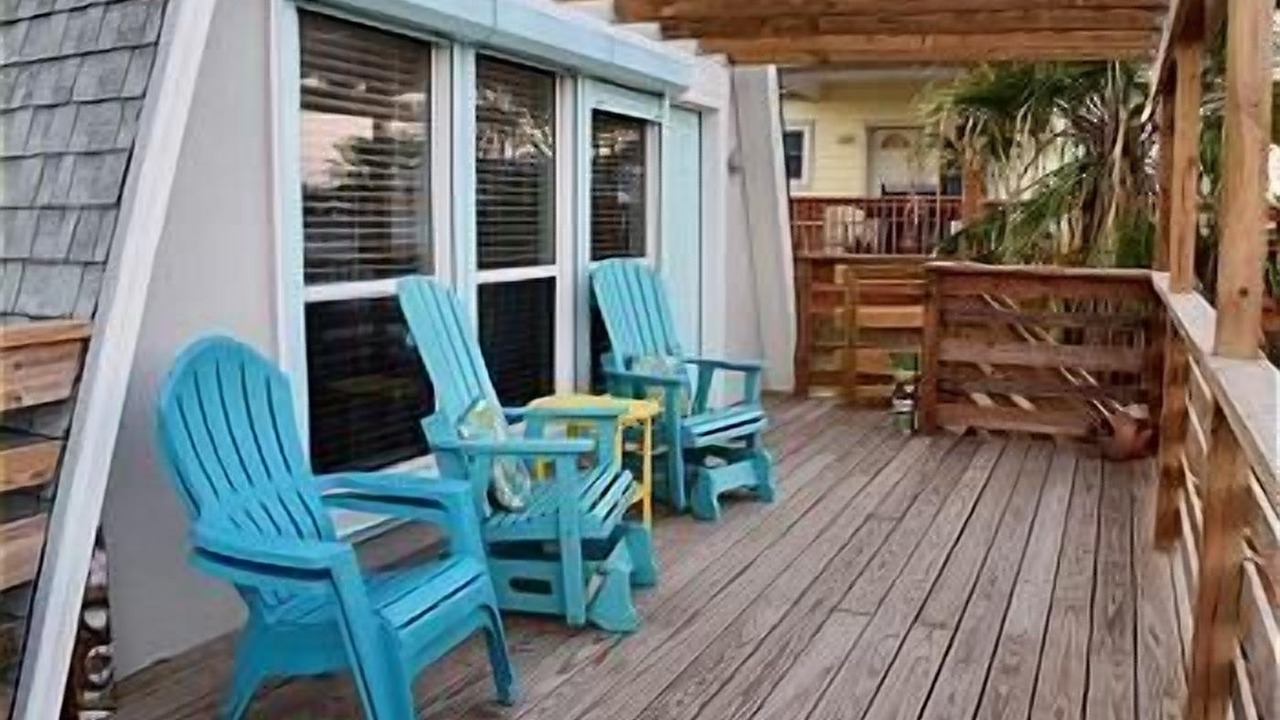 Photo of Patio Balcony in Leeward Sands
