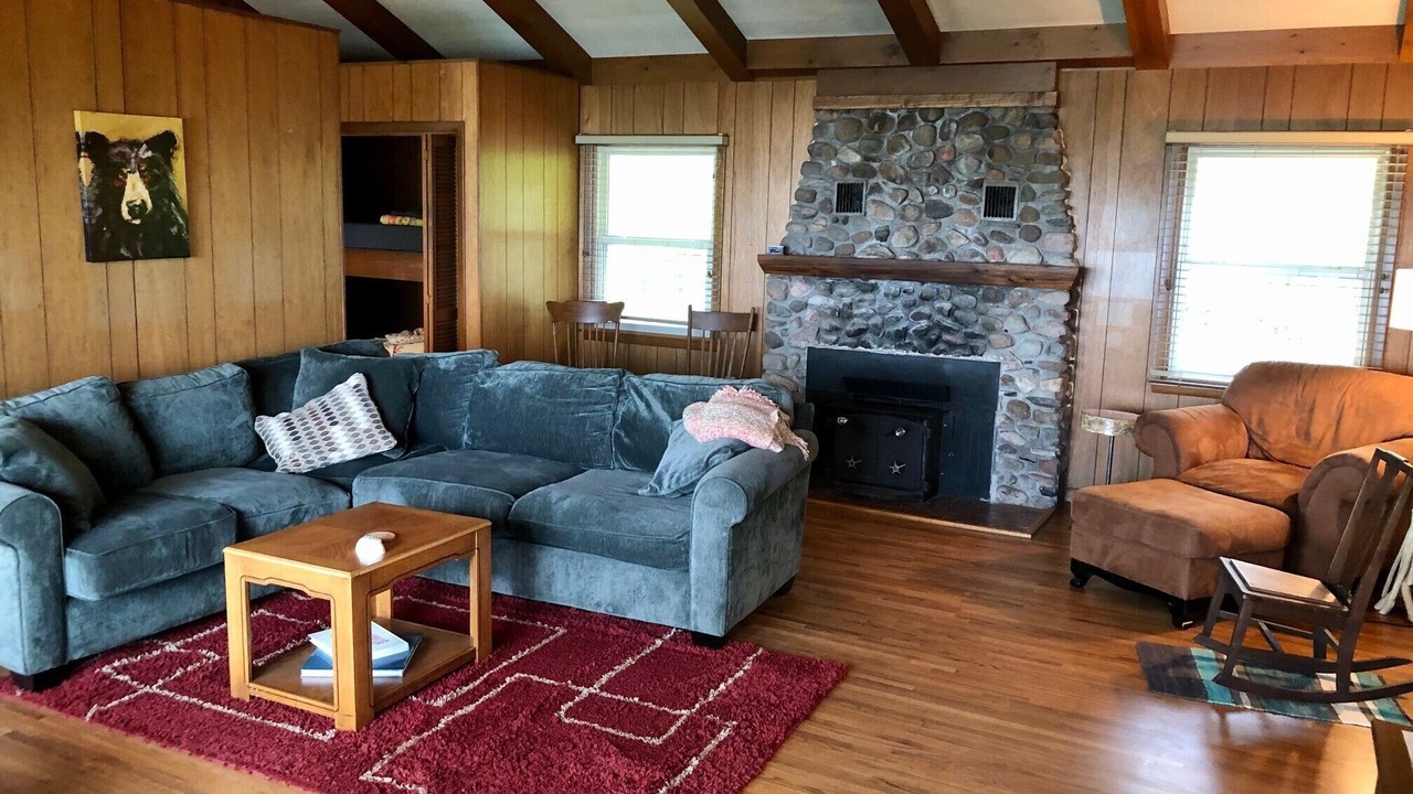 Photo of Livingroom in Sturgeon Lake