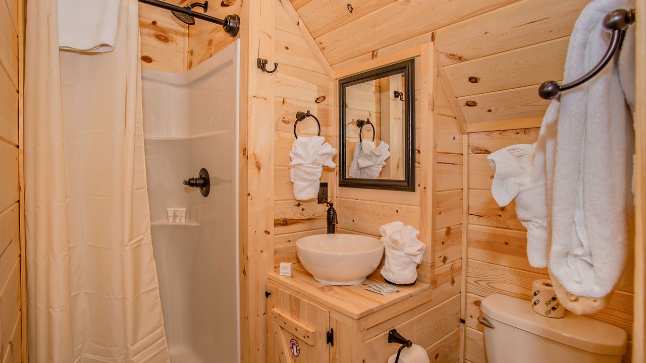 Photo of Bathroom in White Oak Lodge