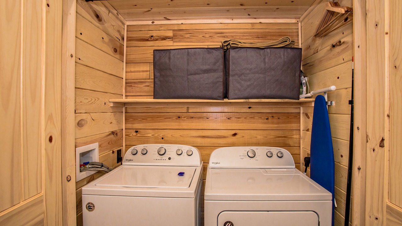 Photo of Bedroom in White Oak Lodge