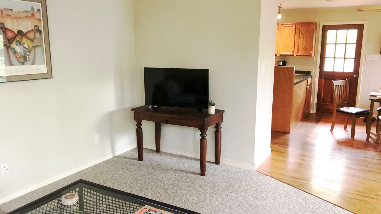 Photo of Livingroom in Allandale