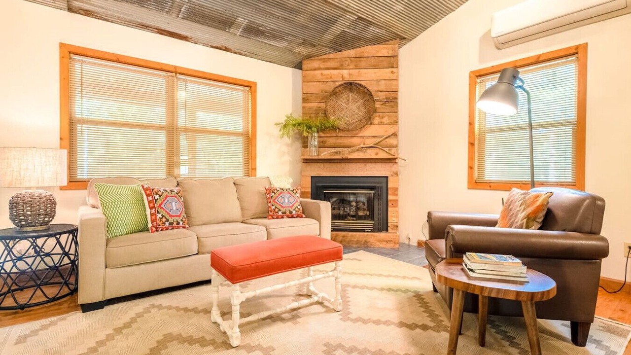 Photo of Livingroom in Boswell