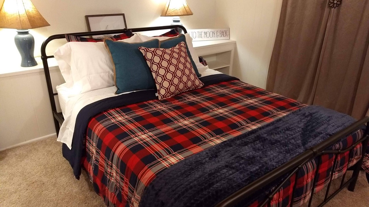 Photo of Bedroom in Twin Peaks