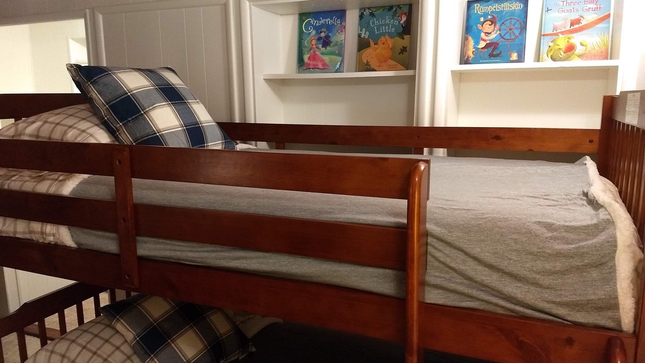 Photo of Bedroom in Twin Peaks