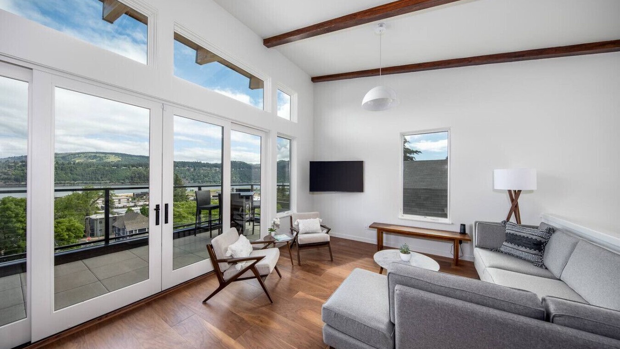 Photo of Livingroom in Hood River