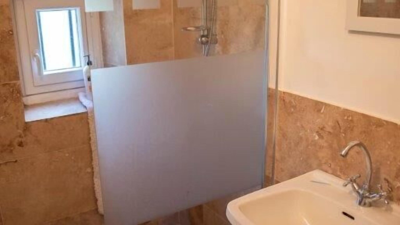 Photo of Bathroom in Verzeille