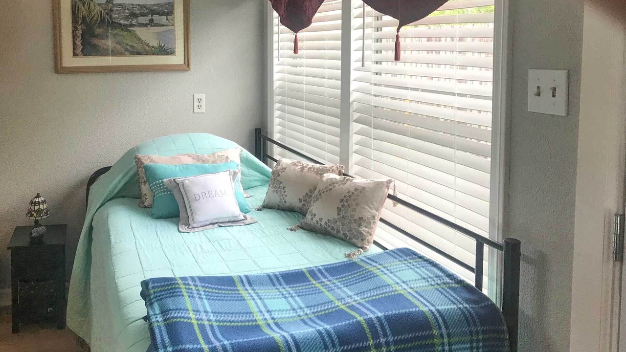 Photo of Bedroom in Bay Area