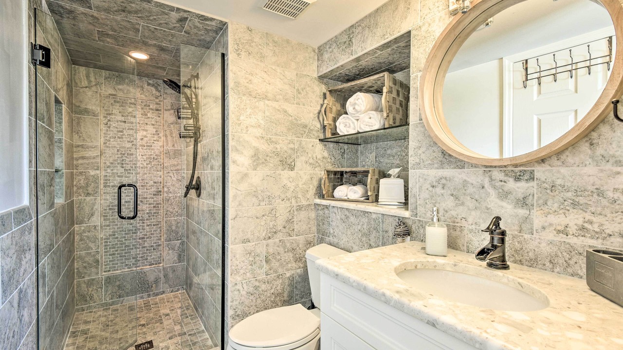 Photo of Bathroom in Seawinds Condo