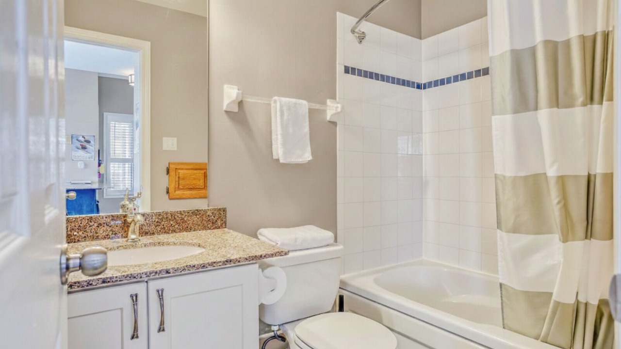 Photo of Bathroom in Craigleith