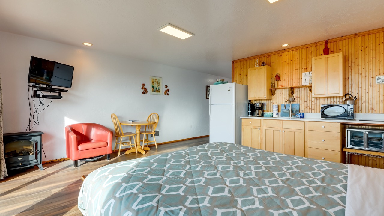 Photo of Bedroom in Waldport