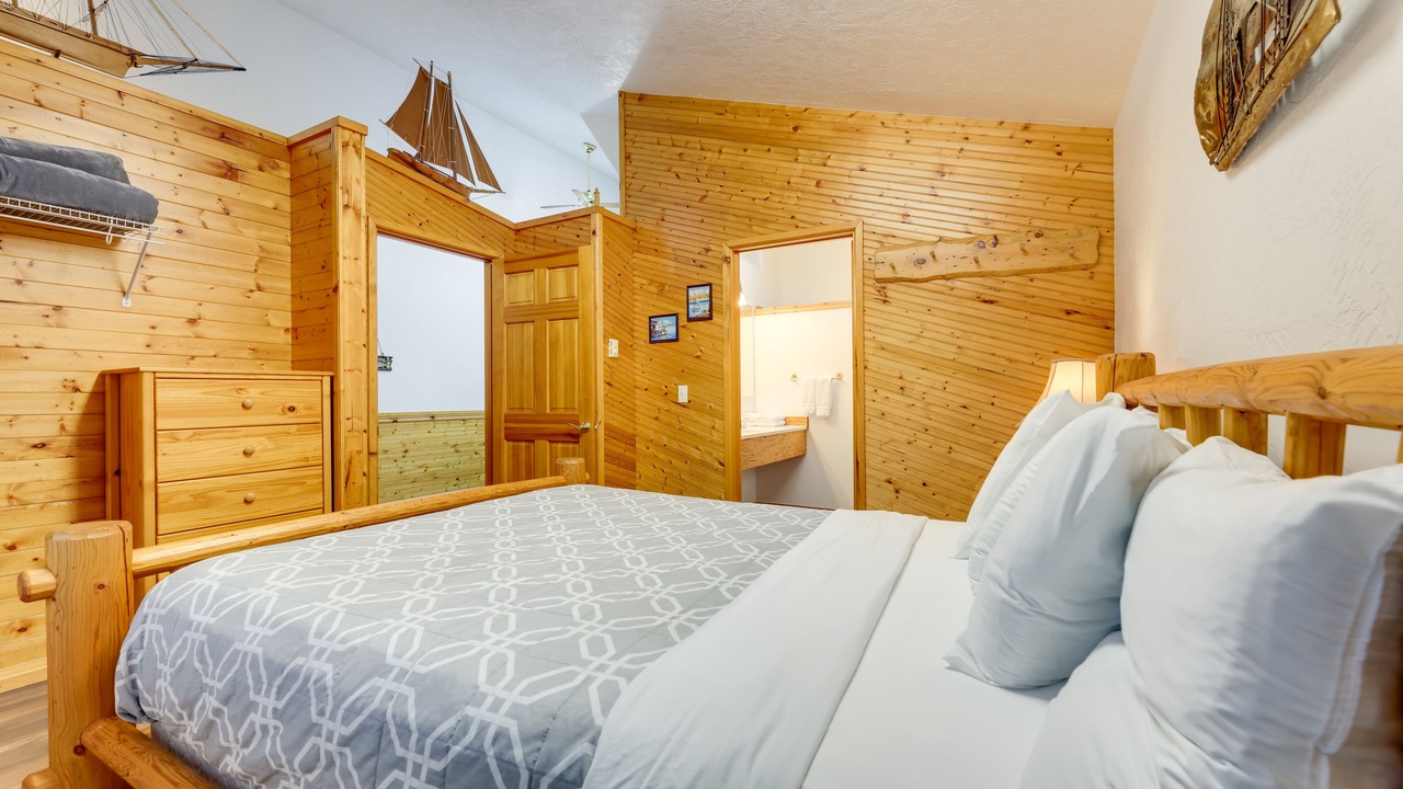 Photo of Bedroom in Waldport