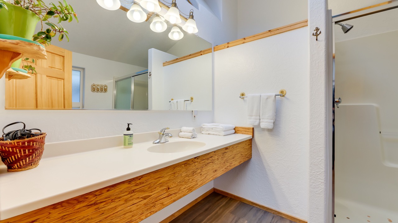 Photo of Bathroom in Waldport