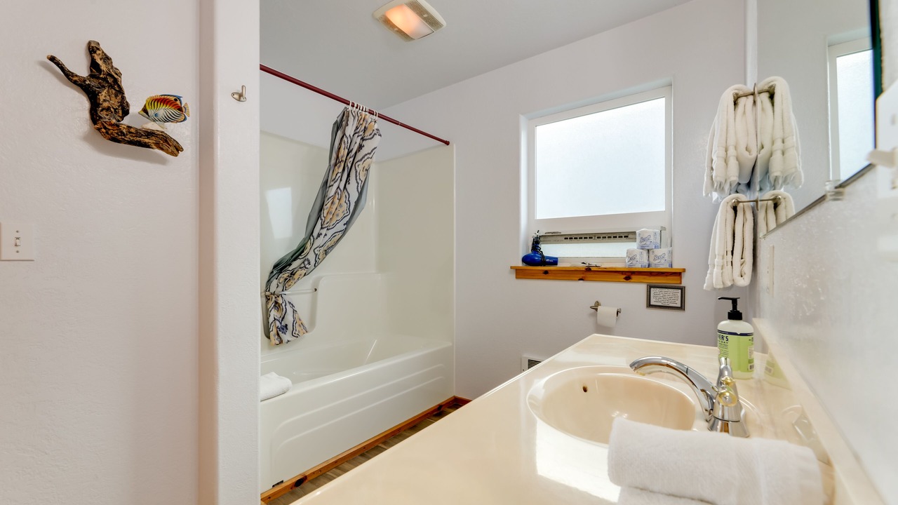 Photo of Bathroom in Waldport