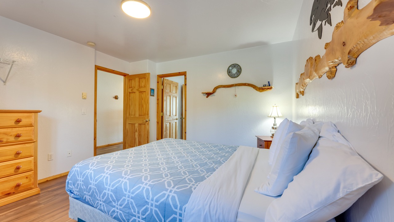 Photo of Bedroom in Waldport