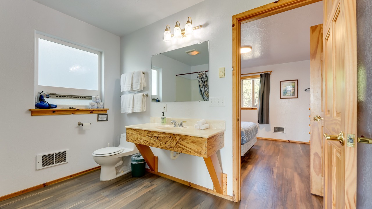 Photo of Bathroom in Waldport