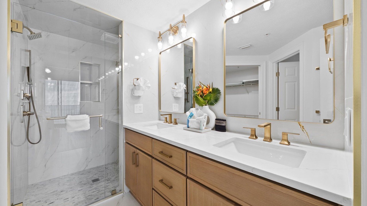 Photo of Bathroom in Lower Grand Lagoon