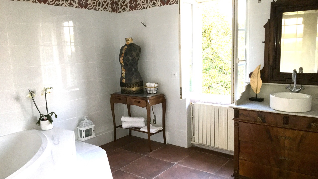 Photo of Bathroom in Lisle-sur-Tarn