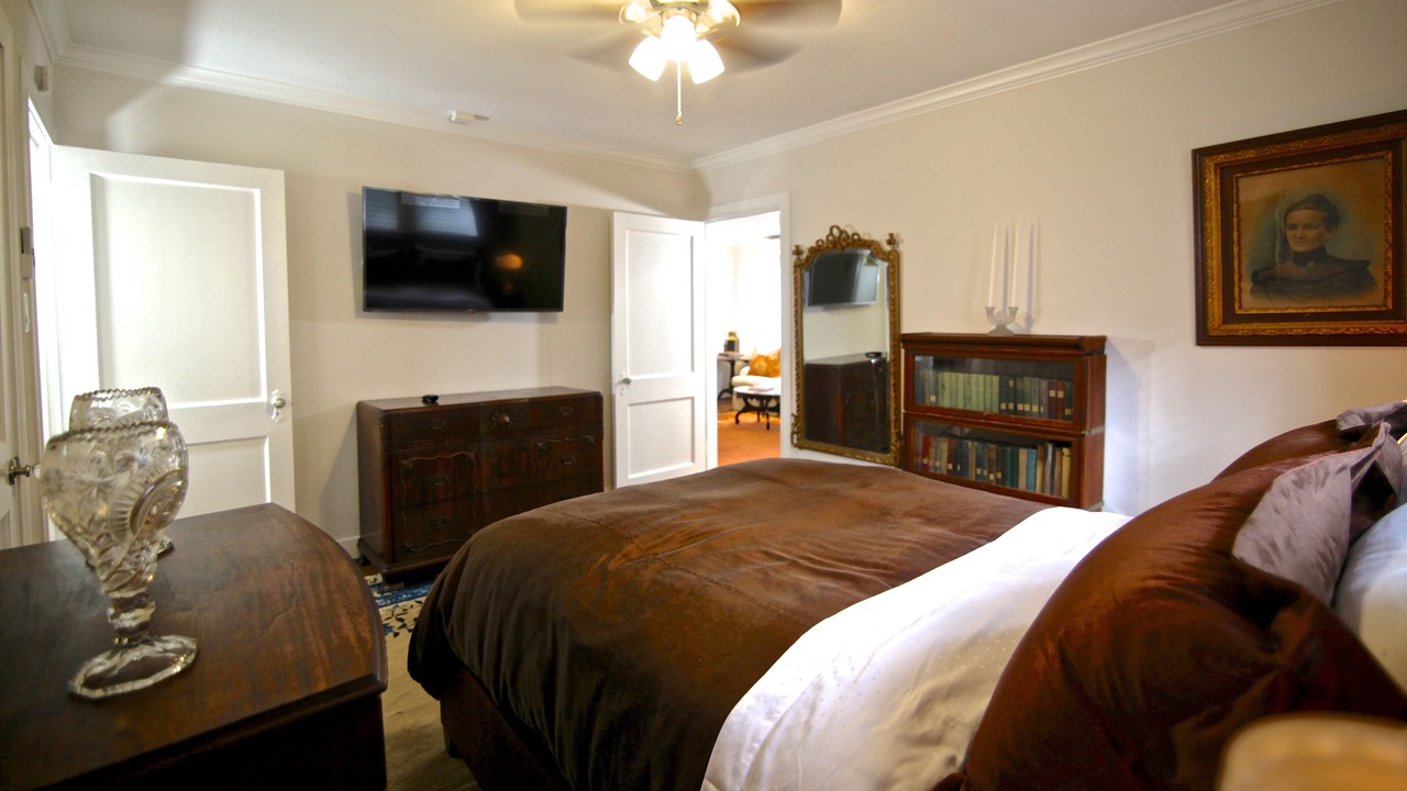 Photo of Bedroom in Greenway Plaza-Upper Kirby