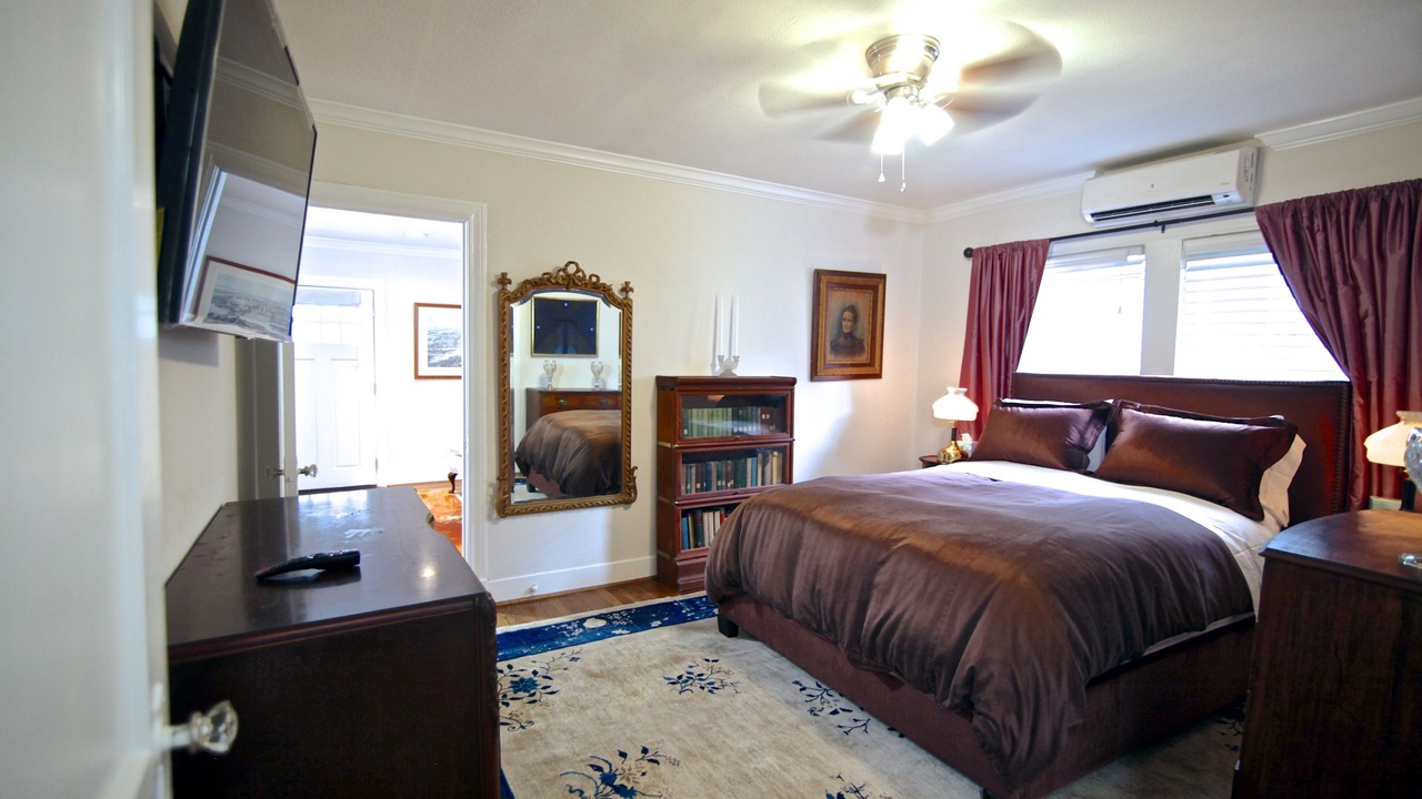 Photo of Bedroom in Greenway Plaza-Upper Kirby