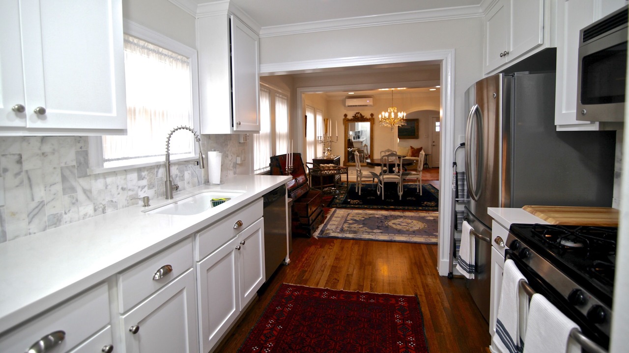 Photo of Kitchen in Greenway Plaza-Upper Kirby