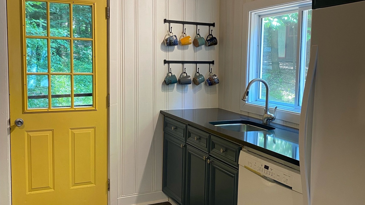 Photo of Kitchen in Lake of Bays