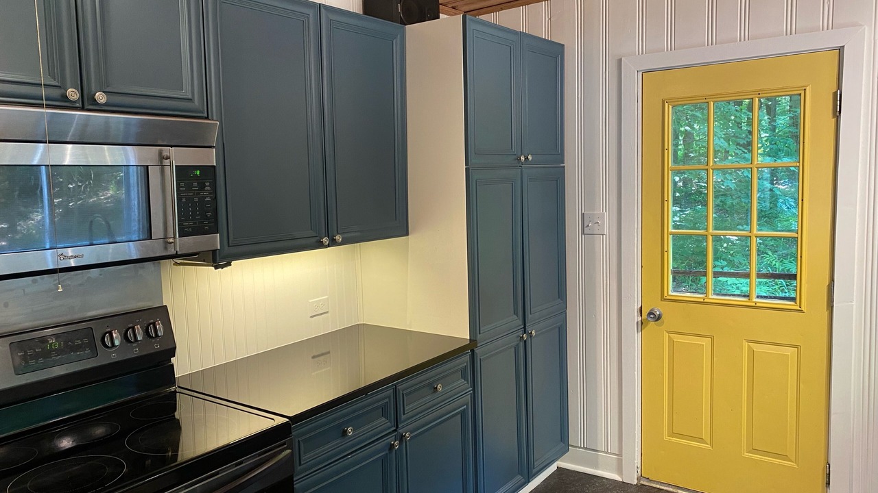 Photo of Kitchen in Lake of Bays