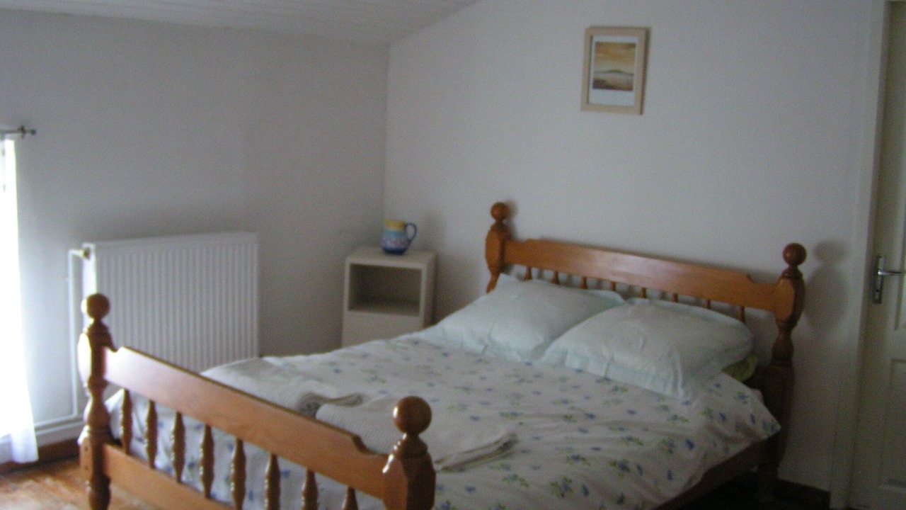 Photo of Bedroom in Villeneuve-la-Comtesse
