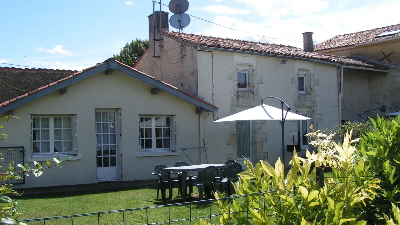 Photo of Outdoor in Villeneuve-la-Comtesse