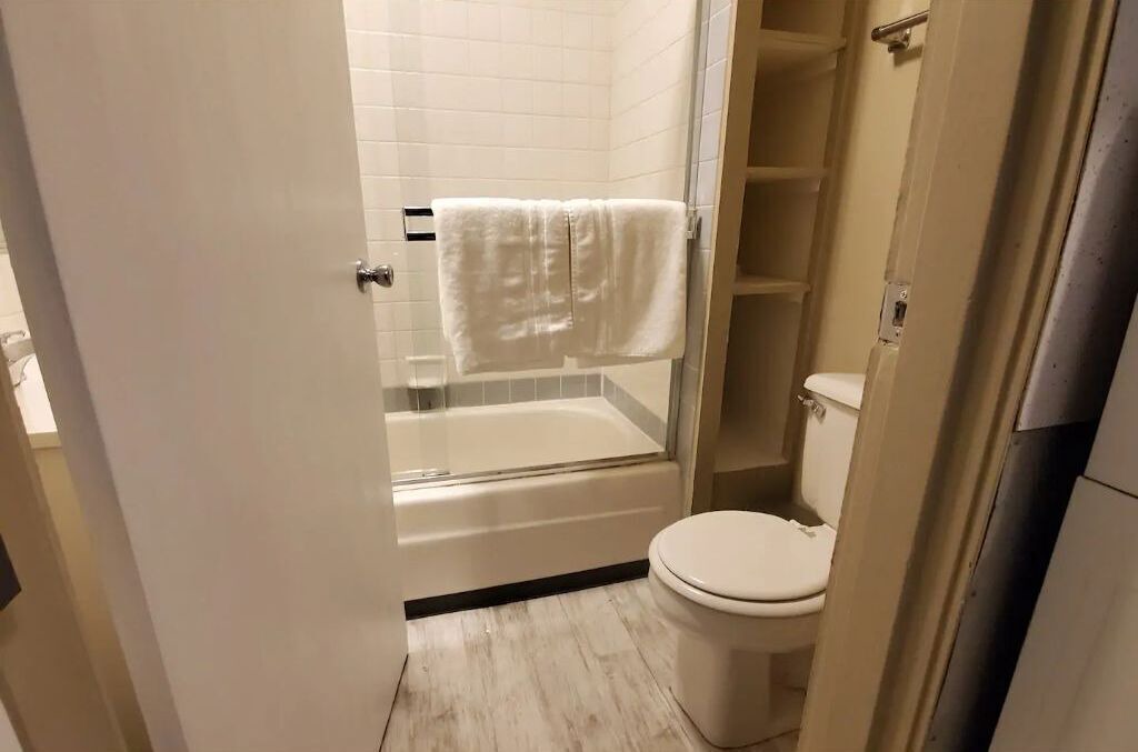 Photo of Bathroom in Aloha