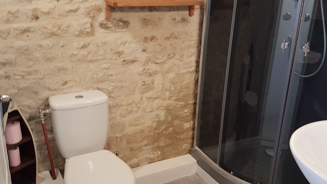 Photo of Bathroom in Duil-sur-le-Mignon