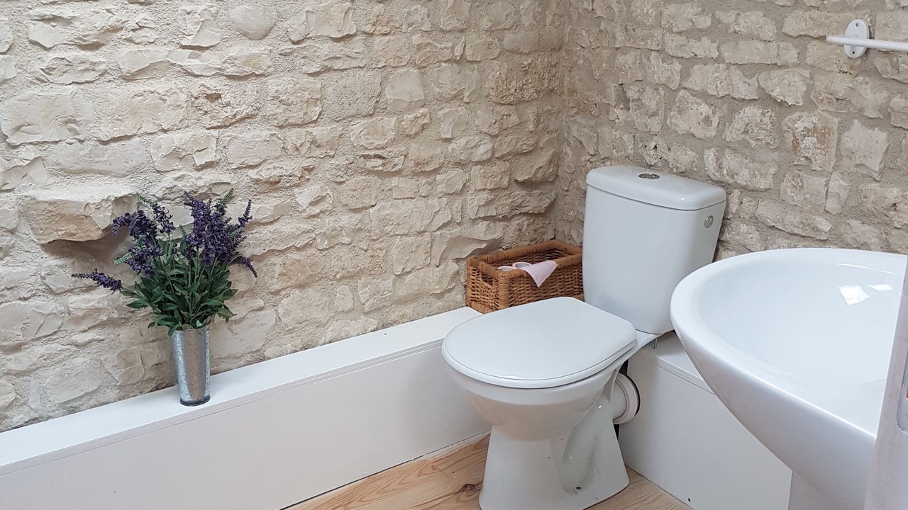 Photo of Bathroom in Duil-sur-le-Mignon
