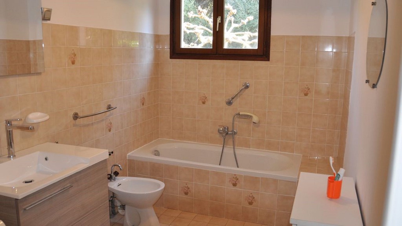 Photo of Bathroom in Propriano
