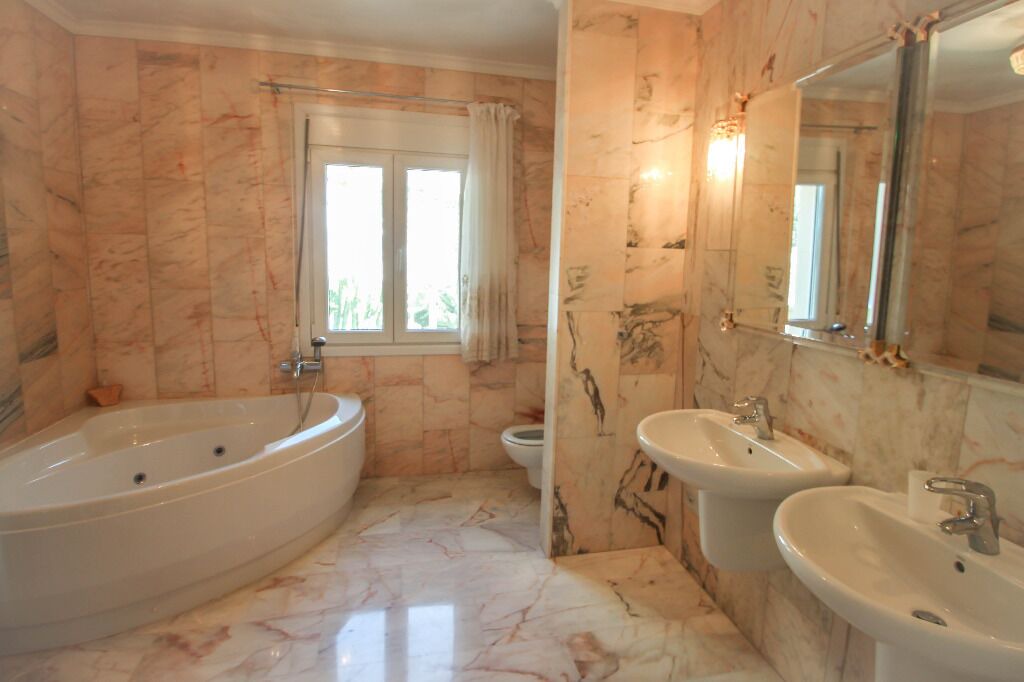 Photo of Bathroom in Benimeit