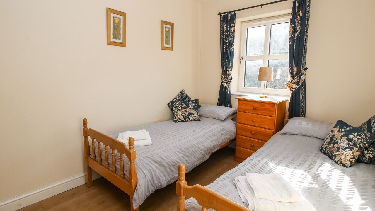 Photo of Bedroom in Mold