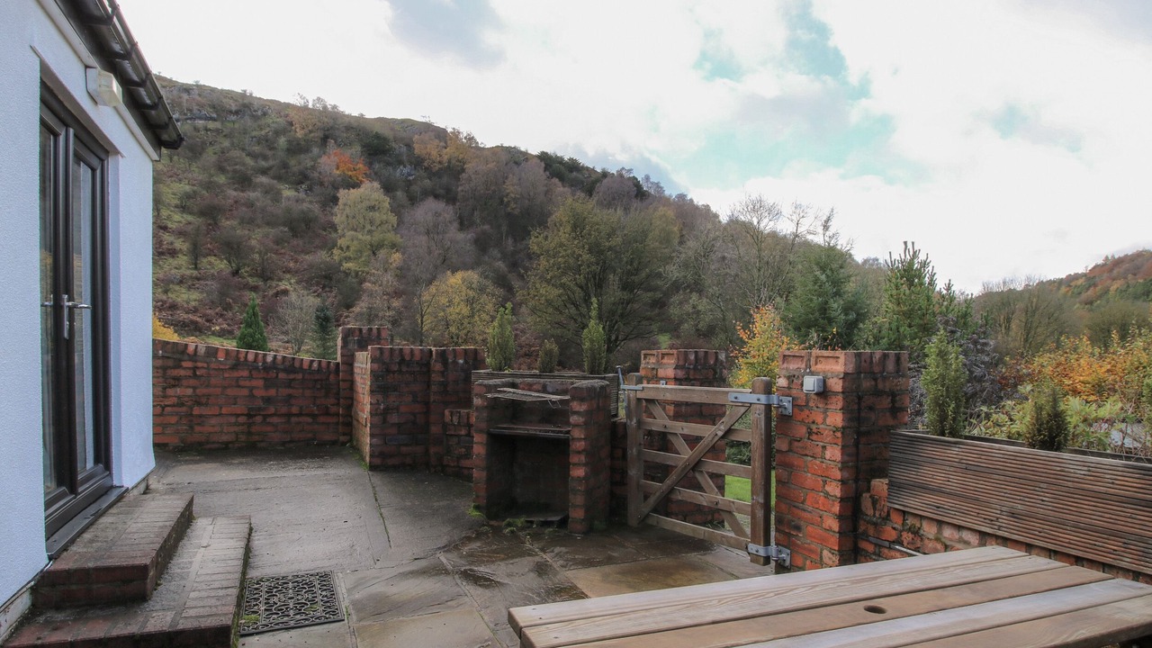 Photo of Outdoor in Mold