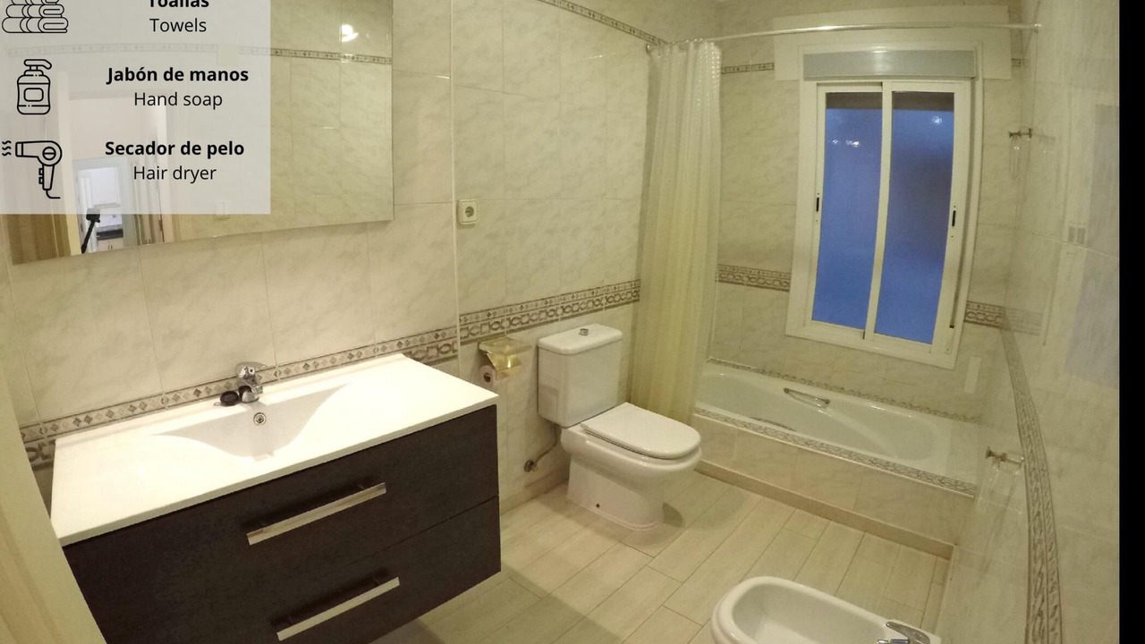 Photo of Bathroom in Centro Comercial