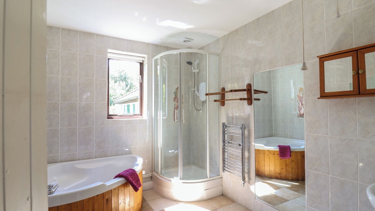 Photo of Bathroom in Lynton