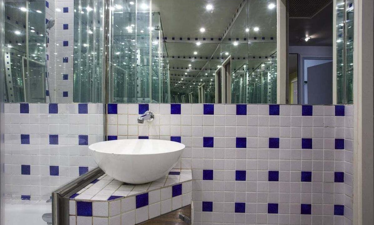 Photo of Bathroom in 8th Arrondissement