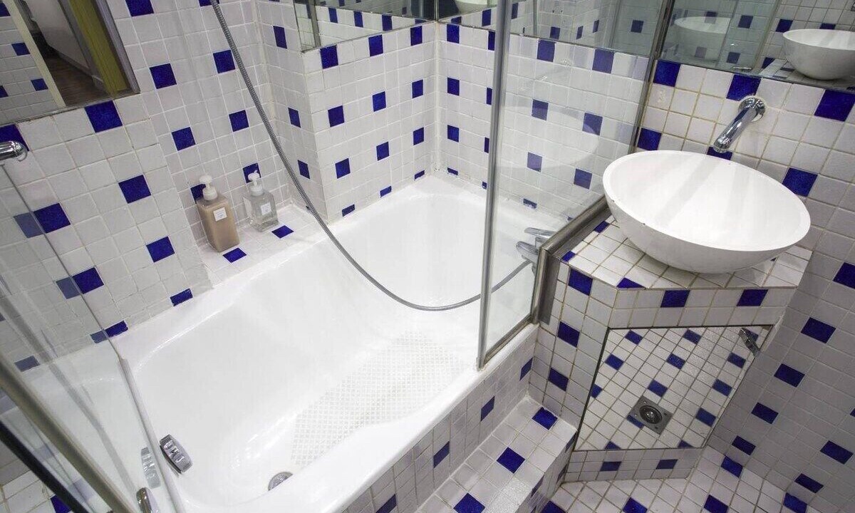 Photo of Bathroom in 8th Arrondissement