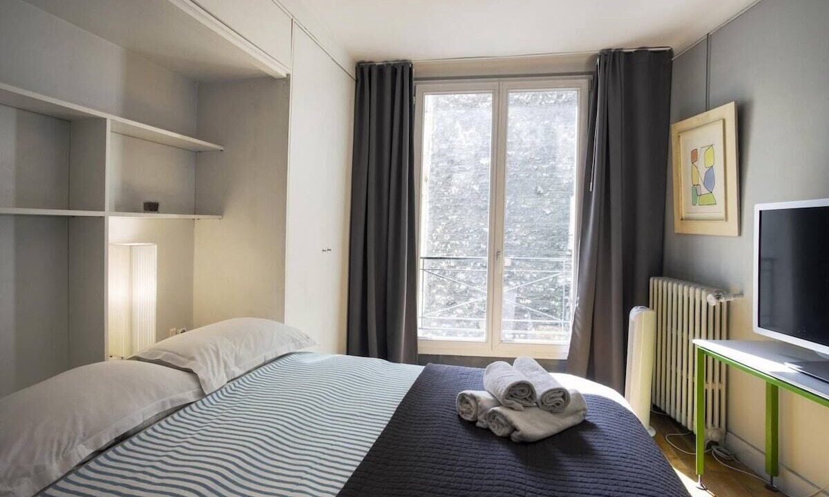 Photo of Bedroom in 8th Arrondissement